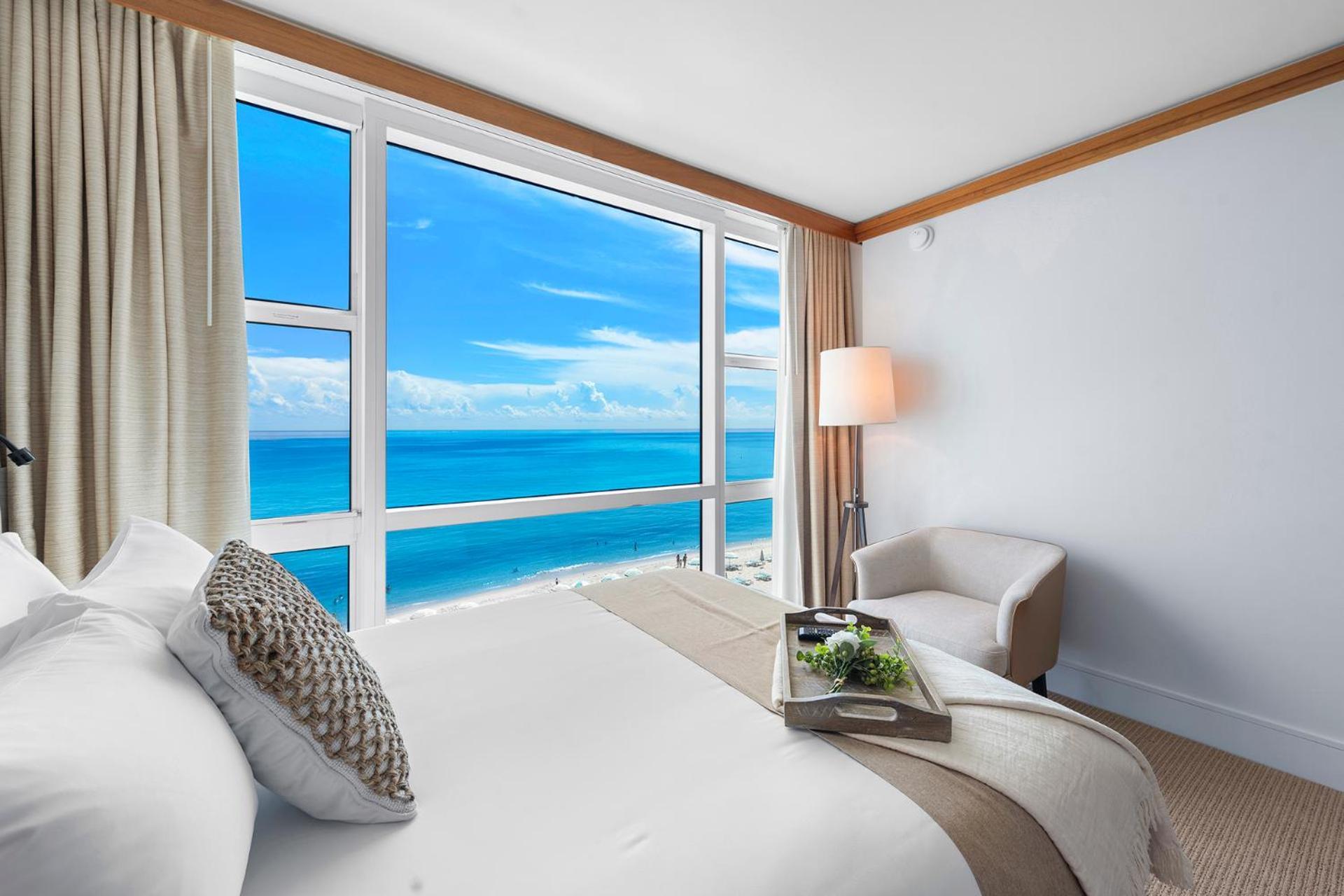 2 Bedroom Private At Carillon Miami -522 Appart hôtel